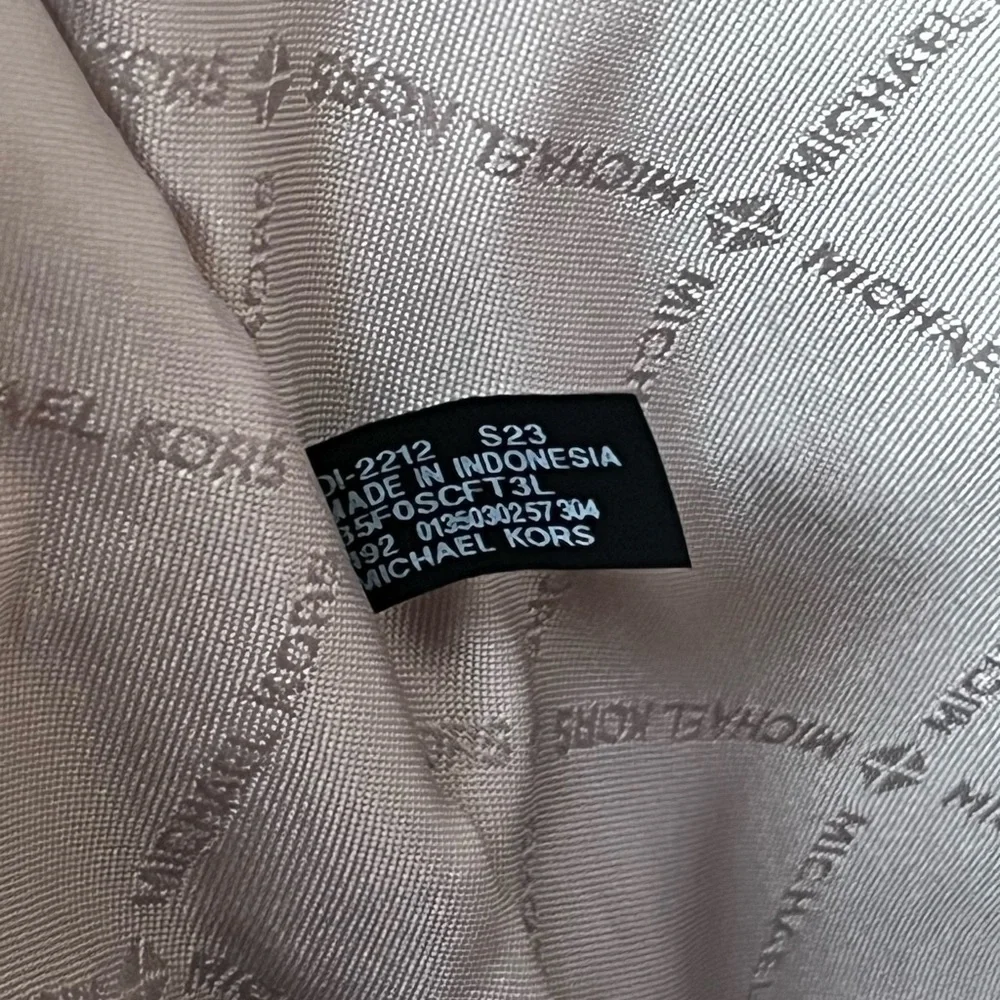 🌼Michael Kors Purse - Picture 12 of 13